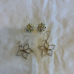 Elegant Gold Floral Earrings Set